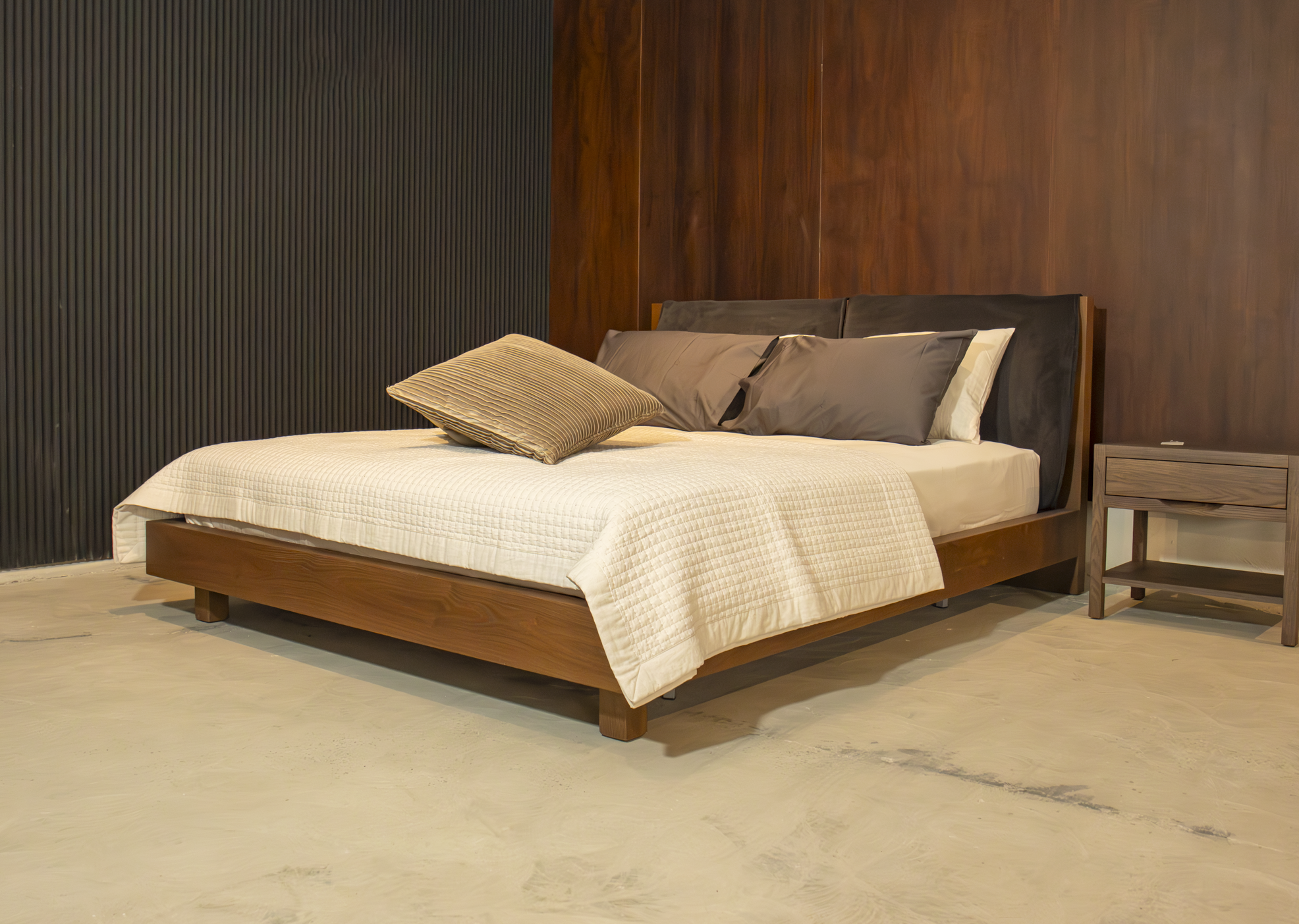 WOOD Bed