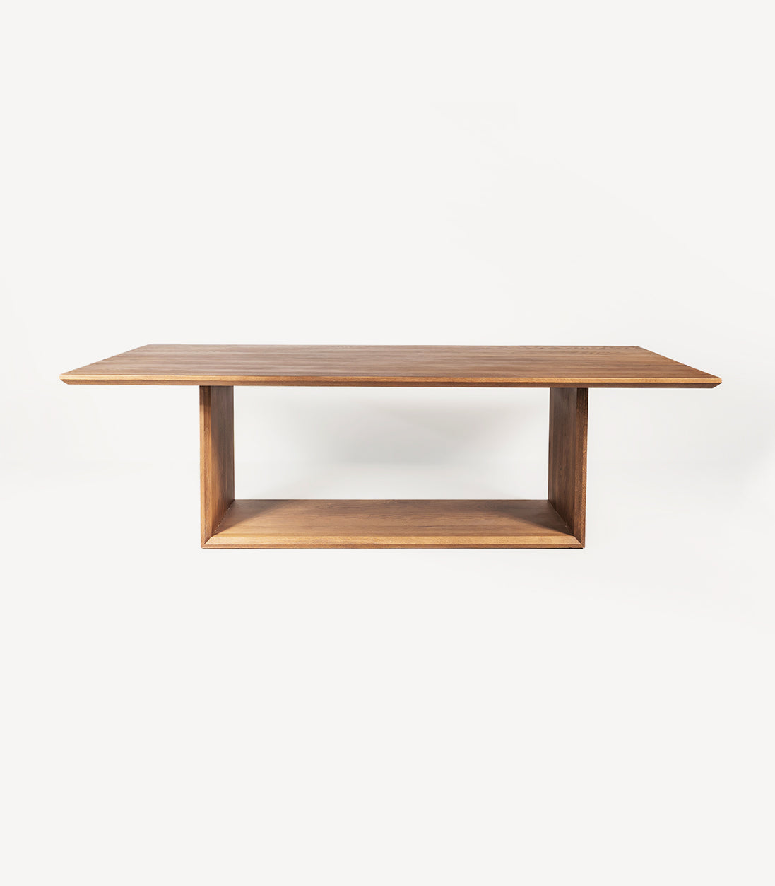 VISTA Dining Table