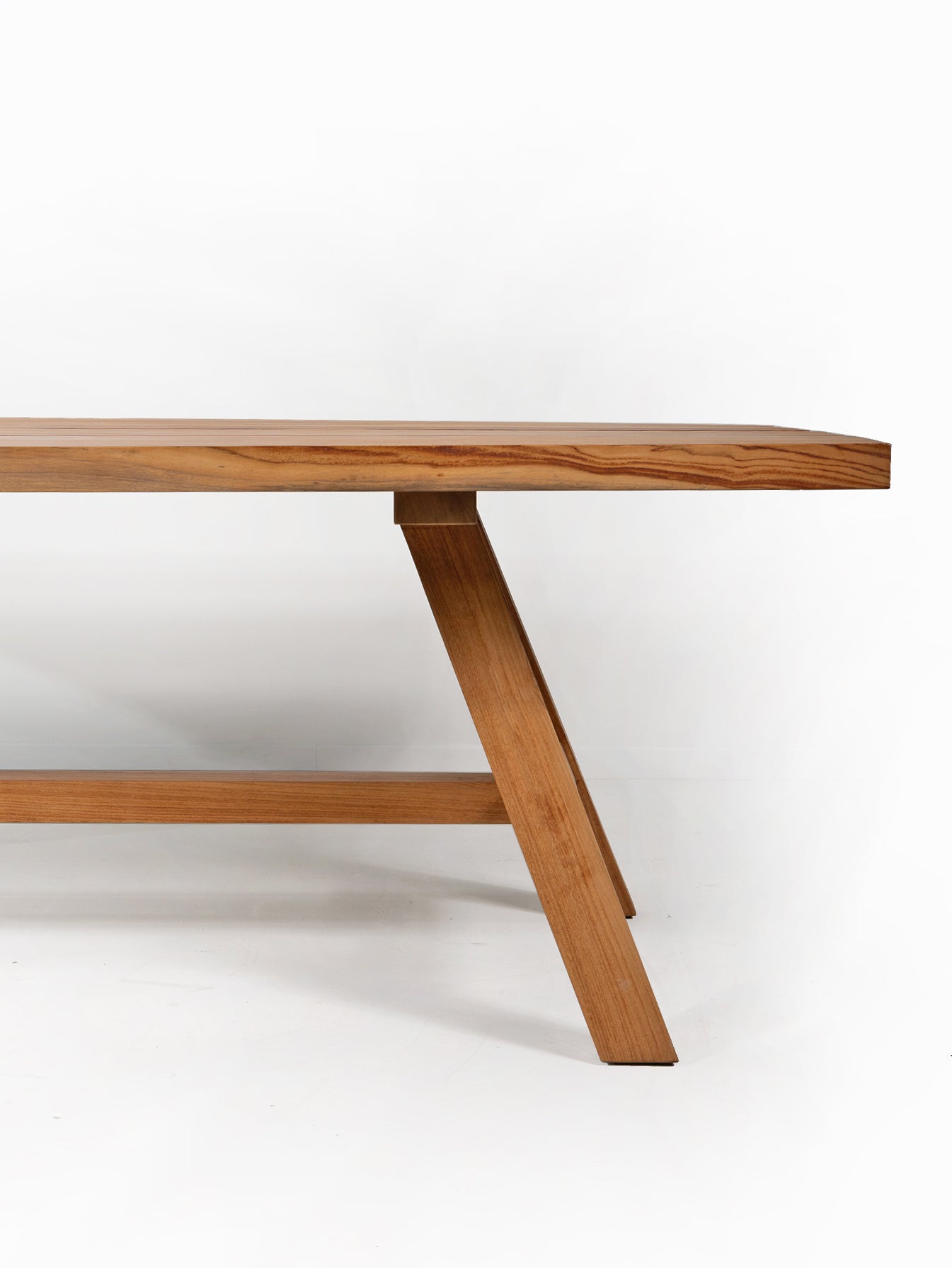 MERAPI Dining Table