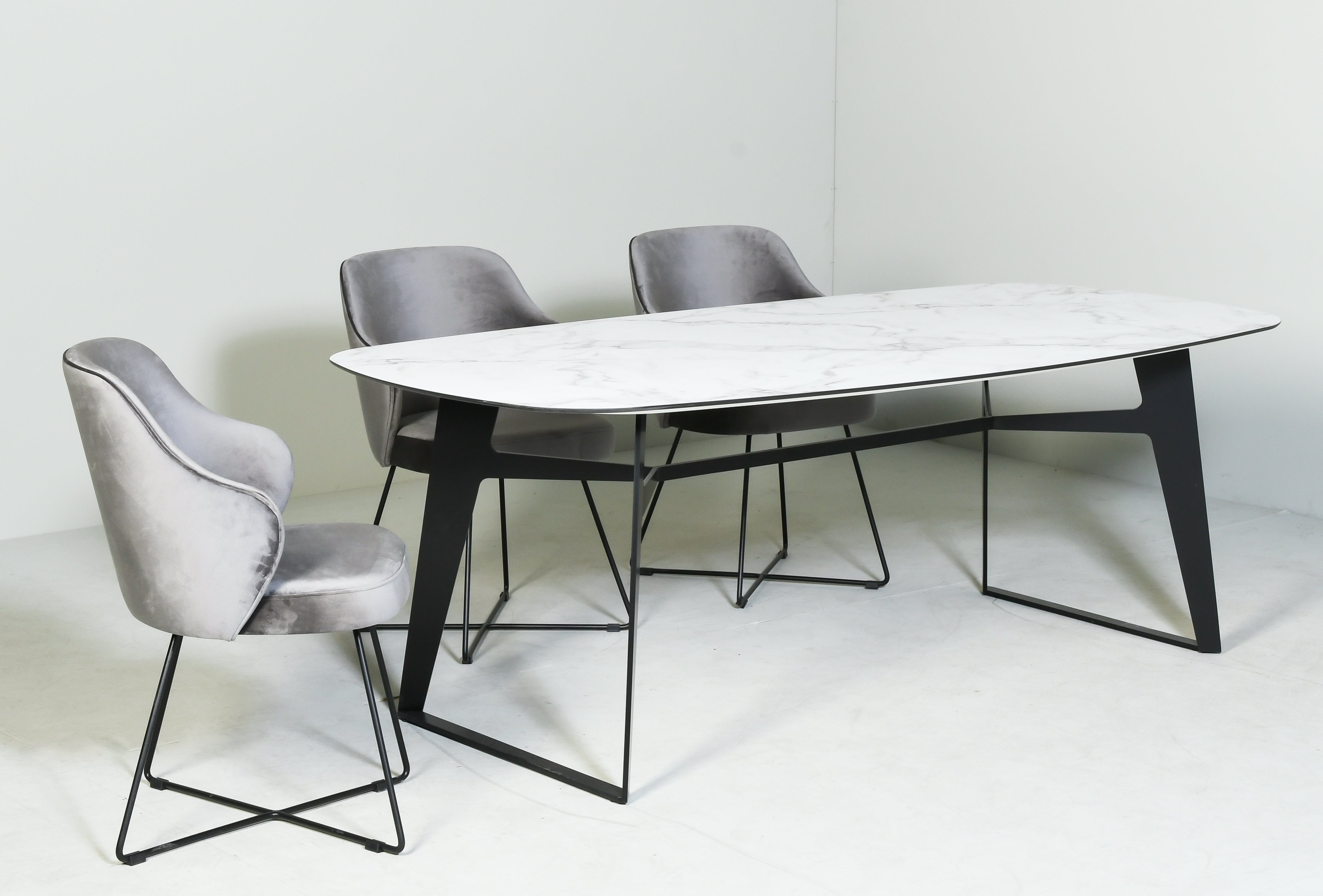 CESCO Dining Table