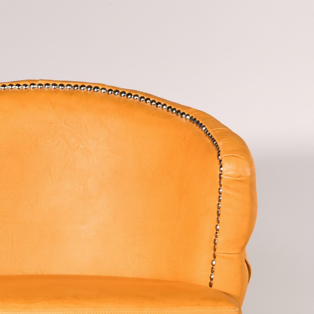 HUGO Stool