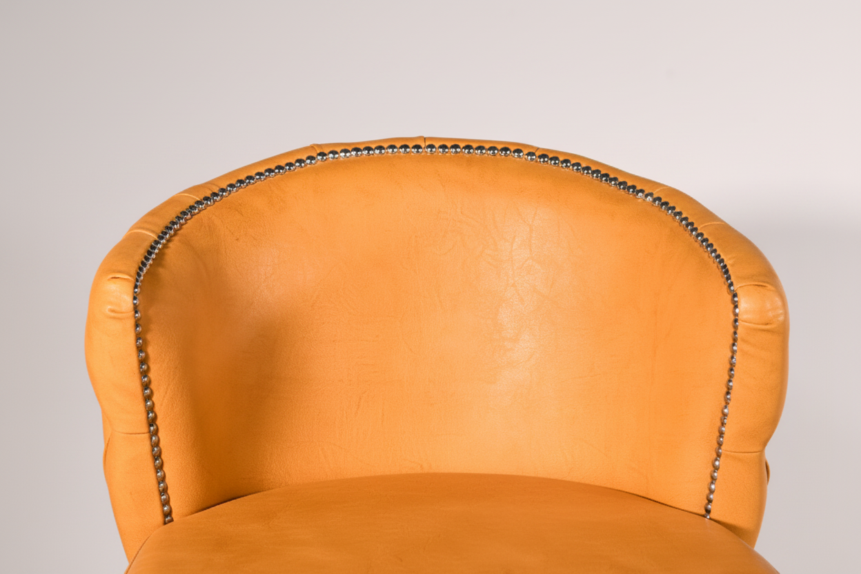 HUGO Stool