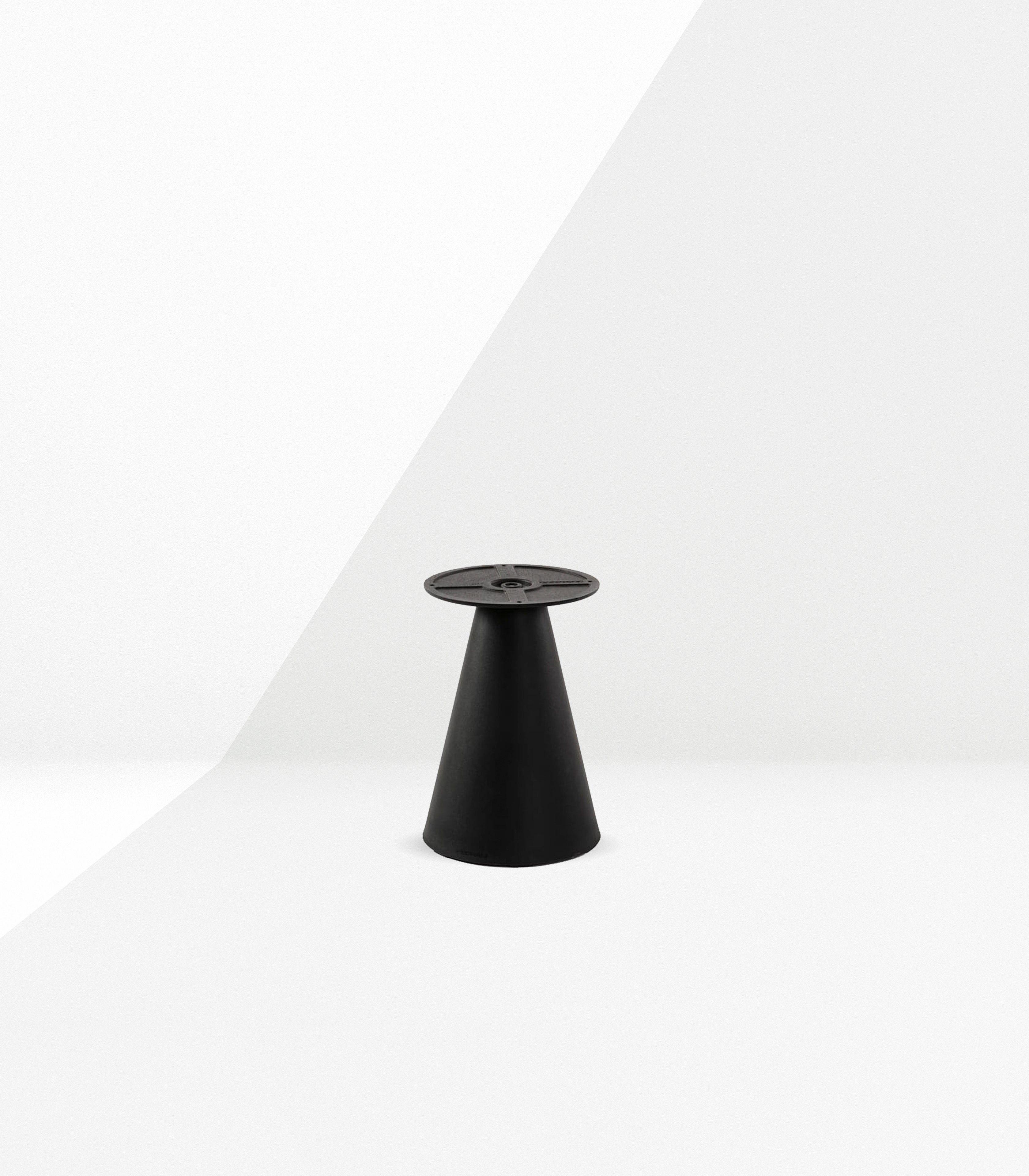 IKON 863 Base in Black