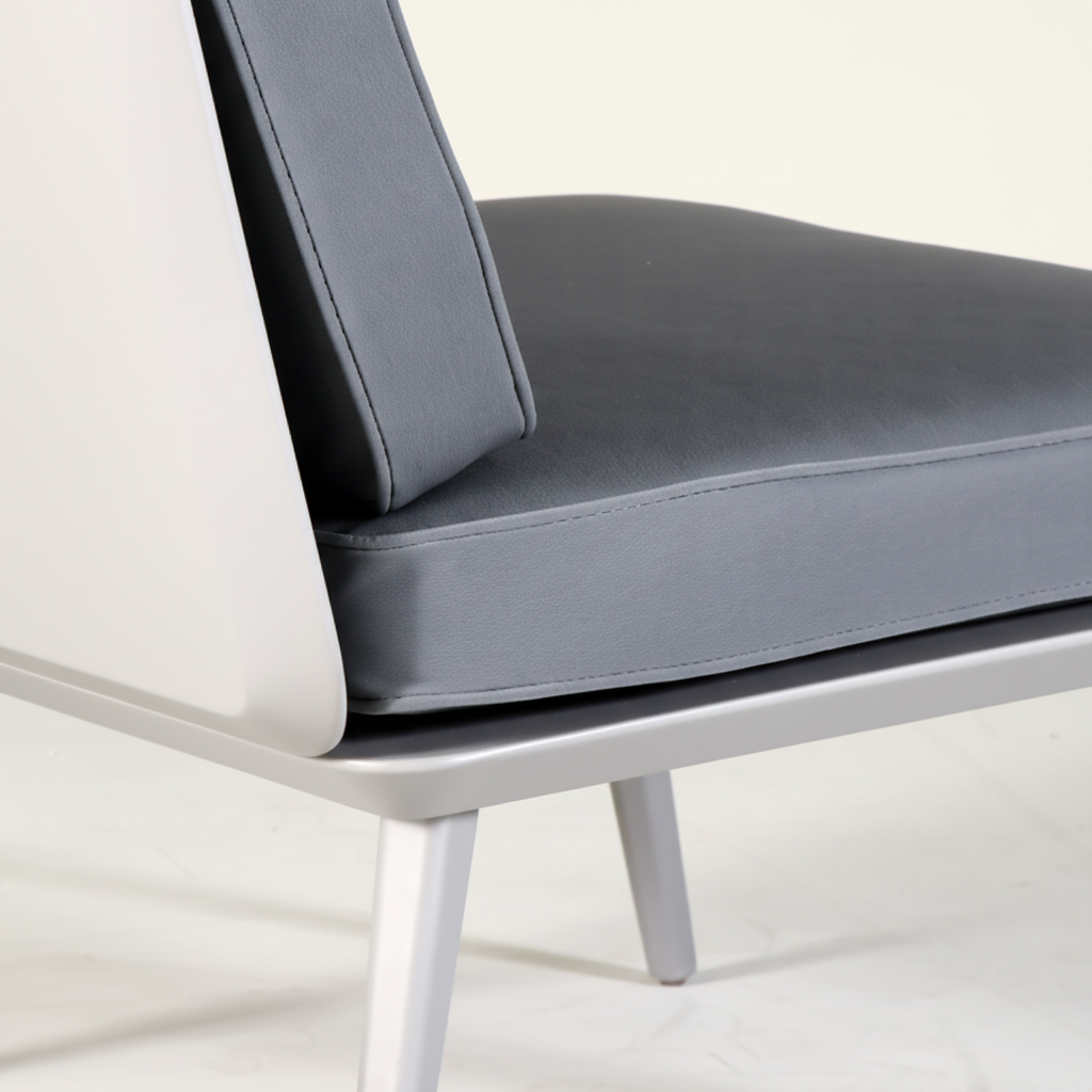 OSAKA Lounge Chair