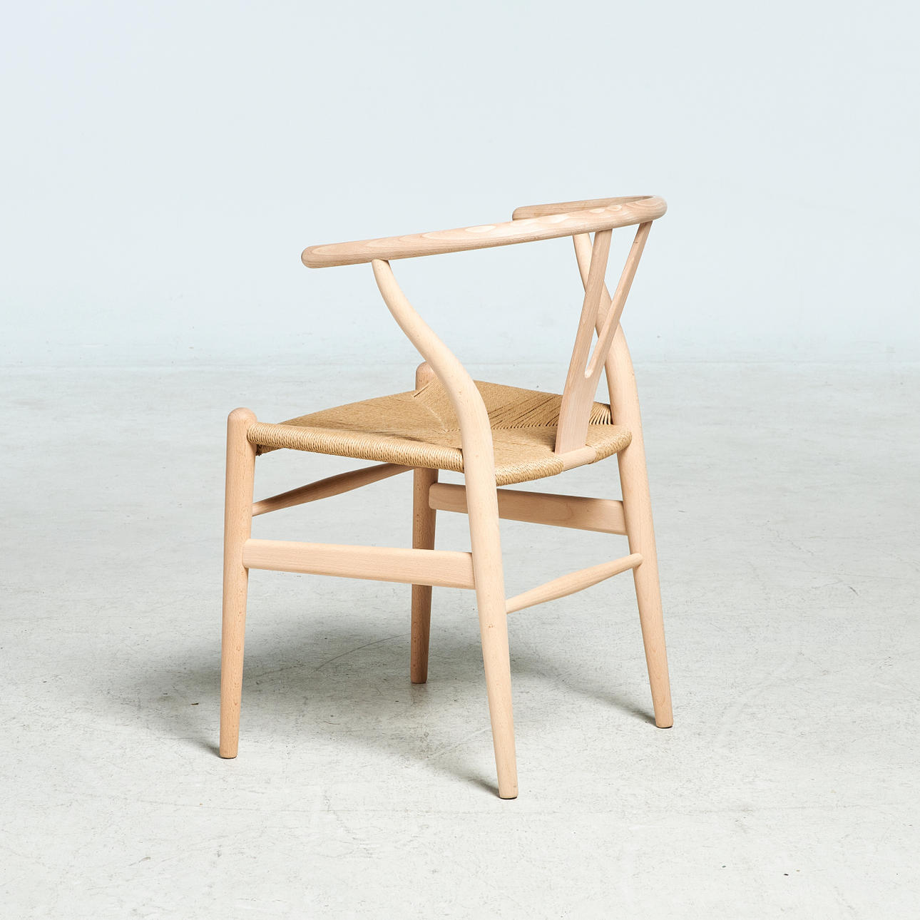 WISHBONE Armchair